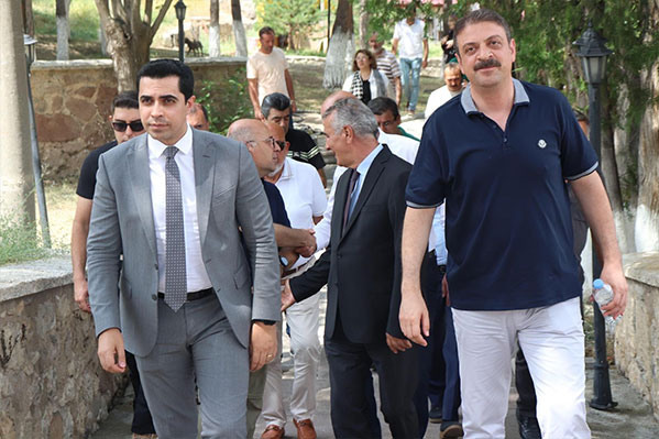 Vakıflar Genel Müdürü Sinan Aksu, Kemah’ın tarihî ve kültürel mirasını