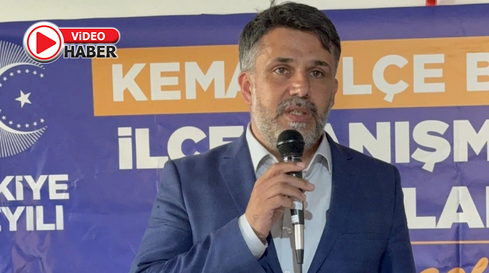 Kemah İlçe Danışma Meclisi Toplantısı’nda konuşan AK Parti İl Başkanı