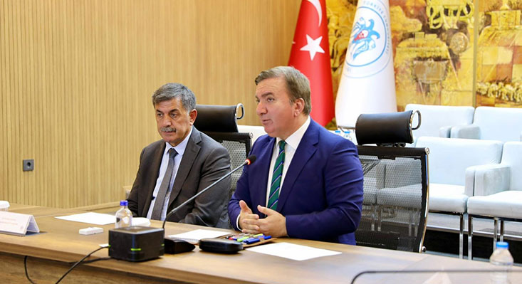 Erzincan Valisi Hamza Aydoğdu başkanlığında yapılan toplantıda, sahipsiz hayvanların yaşam
