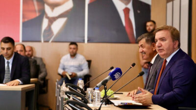 Erzincan Valisi Hamza Aydoğdu, köy muhtarlarıyla istişare toplantısında bir araya