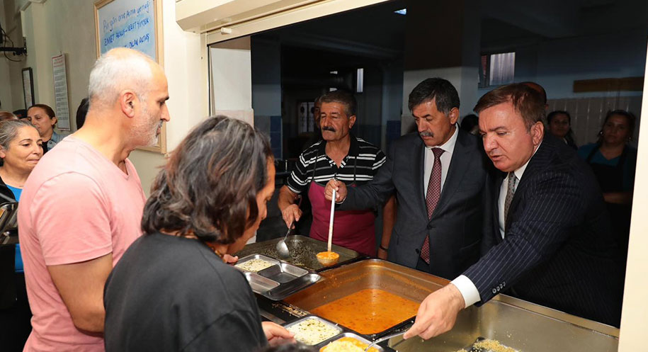 Erzincan Valisi Hamza Aydoğdu ve Erzincan Belediye Başkanı Bekir Aksun,