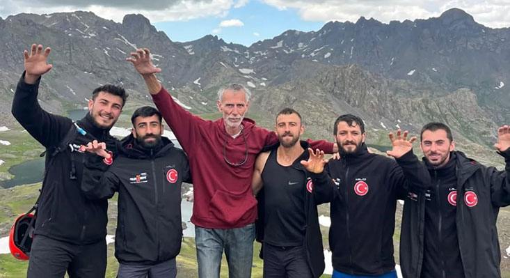 Erzincan Binali Yıldırım Üniversitesi’nin gururu Alpha Team, bisiklet, kano, tırmanış
