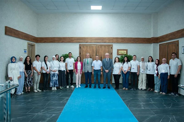 Erzincan Binali Yıldırım Üniversitesi’nde düzenlenen Türkçe Yaz Okulu programı, üniversite