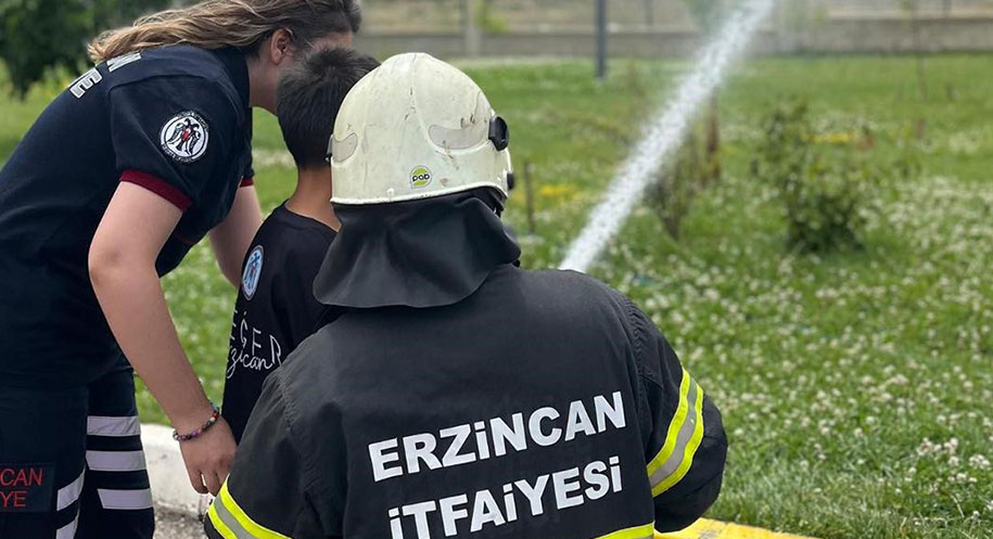 Değer Erzincan Projesi kapsamında Akyazı Yerleşkesi öğrencileri, Erzincan Belediyesi İtfaiye