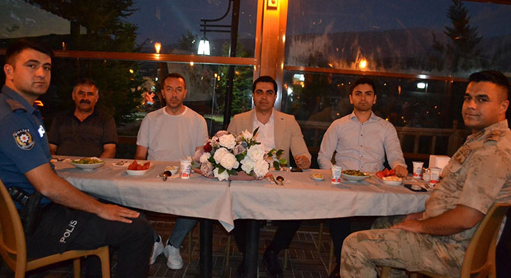 Erzincan’ın Kemah ilçesinde düzenlenen anlamlı organizasyonda, ilçe protokolü ile esnaf