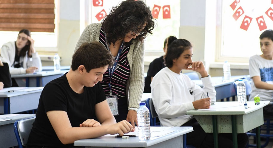 Erzincan’da tüm ortaokul ve liselerde tercih danışmanlığı hizmeti başladı. LGS