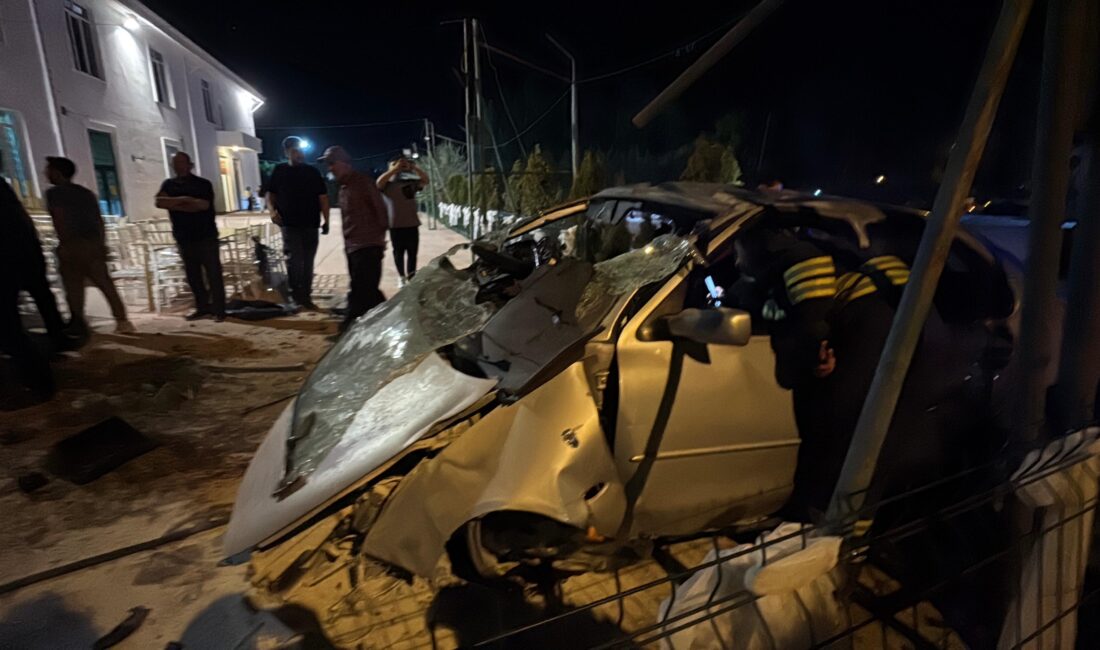 Erzincan’da üç aracın karıştığı zincirleme trafik kazasında 5 kişi yaralandı. 