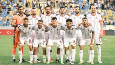 Anagold 24 Erzincanspor, yeni sezonun ilk iç saha maçında taraftarıyla