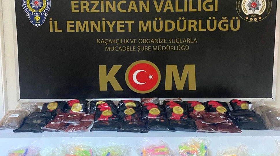 Erzincan’da emniyet ekipleri tarafından yapılan çalışmalar sonucunda 39 kg TABDK bandrolü
