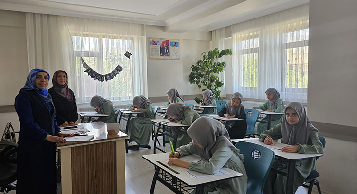 Erzincan İl Müftülüğü, hafızlık eğitimi gören öğrencilerin hem dini bilgilerini