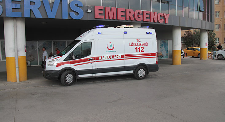 Erzincan’ın Çayırlı ilçesinde yaşanan bıçaklı kavgada bir kişi hayatını kaybetti.