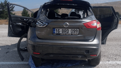 Erzincan-Sivas kara yolunun Akmeşe köyü yakınlarında meydana gelen trafik kazasında,