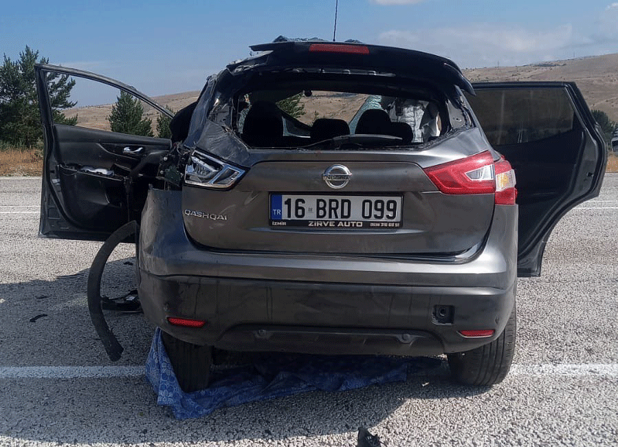 Erzincan-Sivas kara yolunun Akmeşe köyü yakınlarında meydana gelen trafik kazasında,