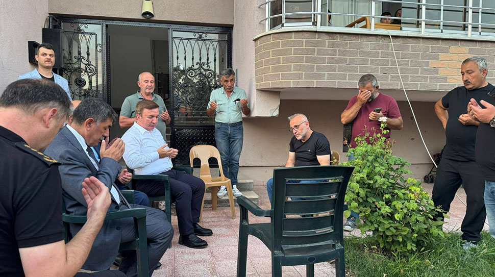 Erzincan Valisi Hamza Aydoğdu, milletvekili Süleyman Karaman ve Belediye Başkanı
