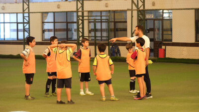 Erzincan Belediyesi tarafından geleneksel hale getirilen yaz spor okulları, bu