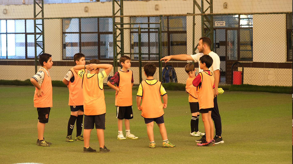 Erzincan Belediyesi tarafından geleneksel hale getirilen yaz spor okulları, bu