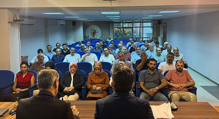 AK Parti Erzincan İl Başkanlığı, Mahalle Başkanları Toplantısı ile teşkilat