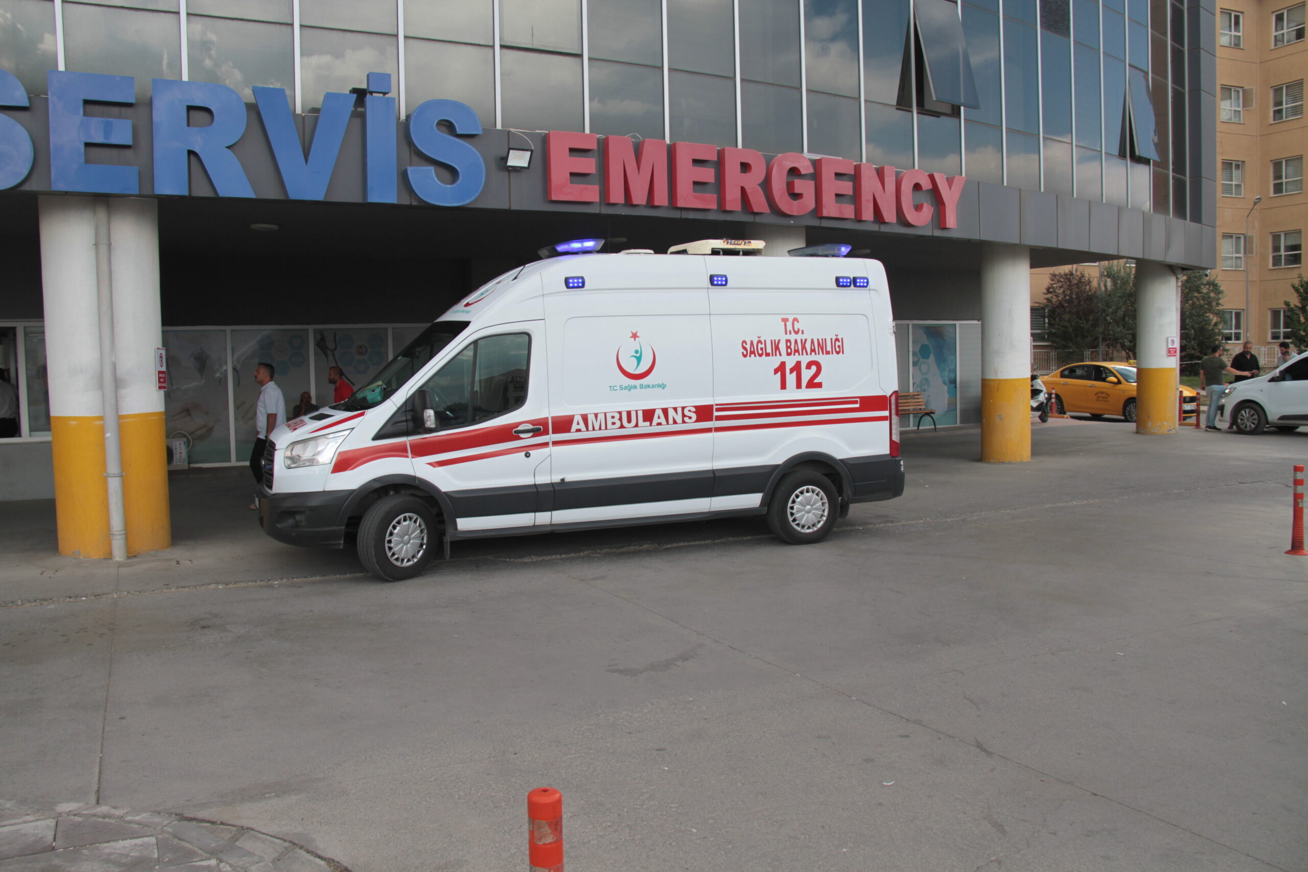 Erzincan-Erzurum karayolunda meydana gelen trafik kazasında yolcu otobüsünün ikinci şoförü