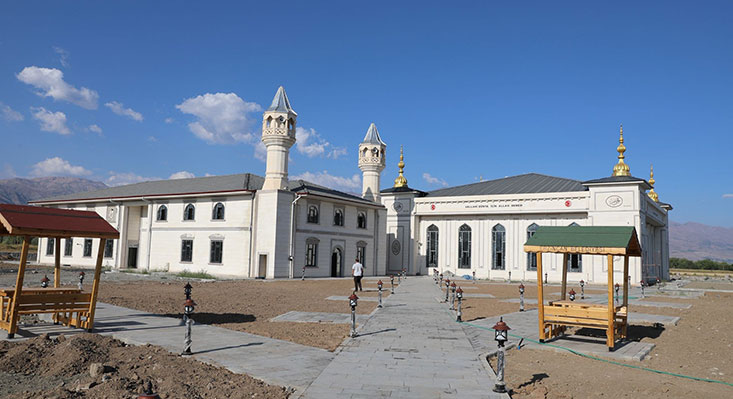 Erzincan’da yapımı devam eden ve tamamlandığında kente hem kültürel hem