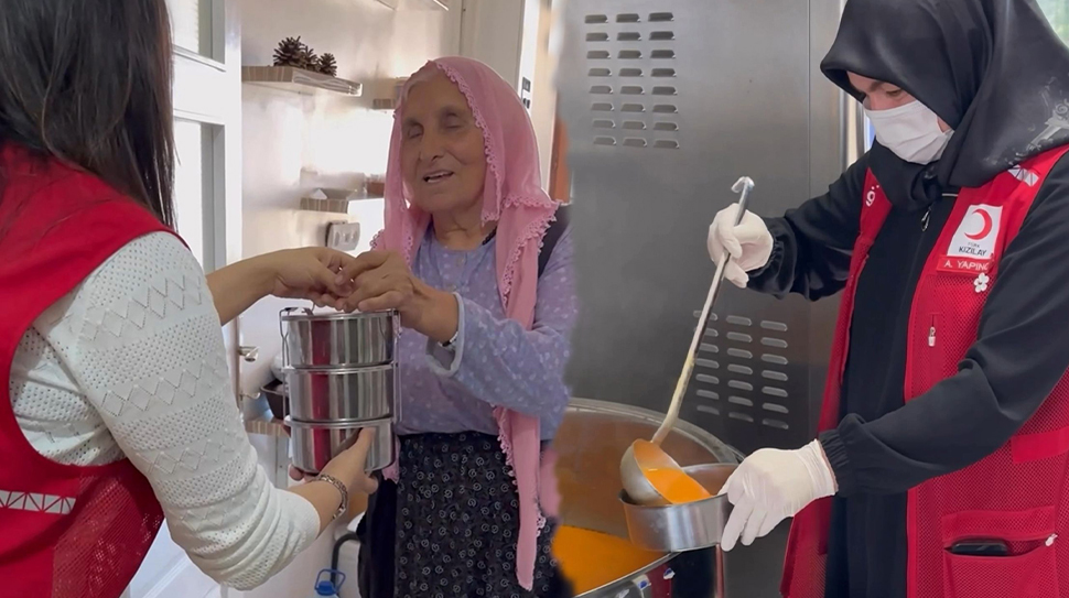 Türk Kızılay Erzincan Şubesi ile SYDV iş birliğiyle yürütülen aşevi