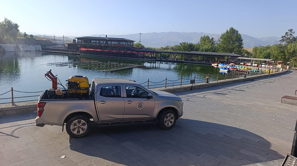 Erzincan Belediyesi, yaz mevsiminde artan sivrisinek ve karasinek sorununa karşı