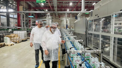 Türk Kızılay heyeti, Erzincan’daki Kızılay İçecek Fabrikası’nı ziyaret ederek üretim