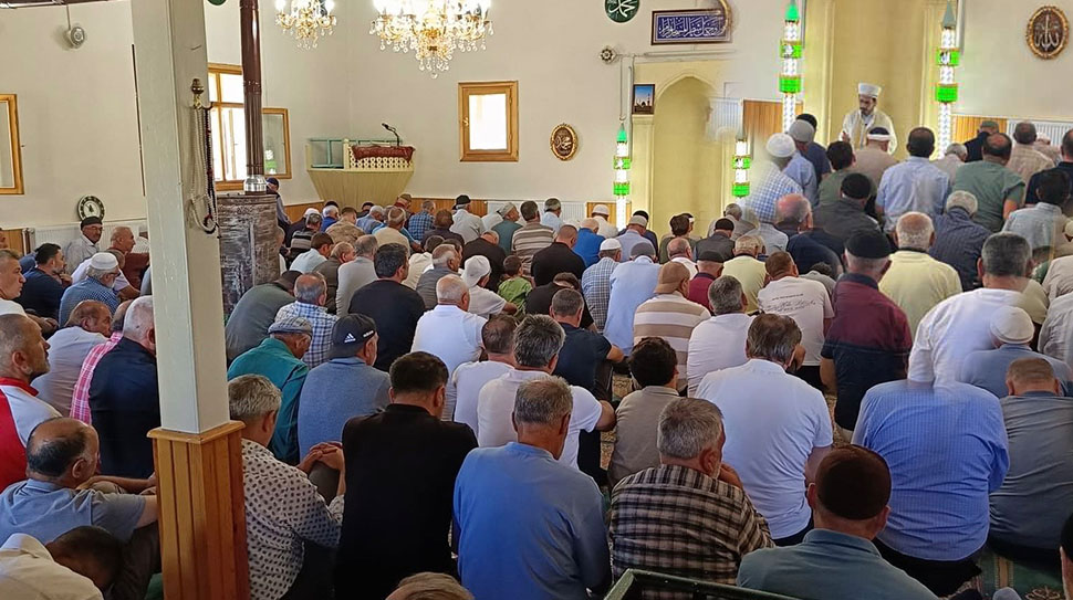 Refahiye’nin Altköy köyünde düzenlenen 1. Rahmet Buluşması, köylülerin el birliğiyle