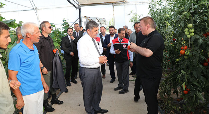 Erzincan Valisi Hamza Aydoğdu ve Belediye Başkanı Bekir Aksun, merkeze