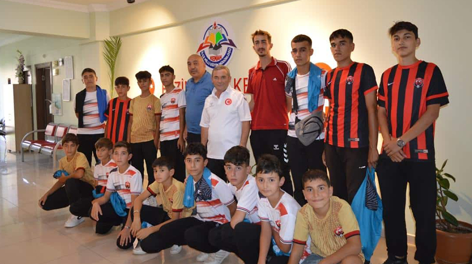 Değer Erzincan Kemah Spor Kulübü yönetici ve sporcuları ilçe Milli