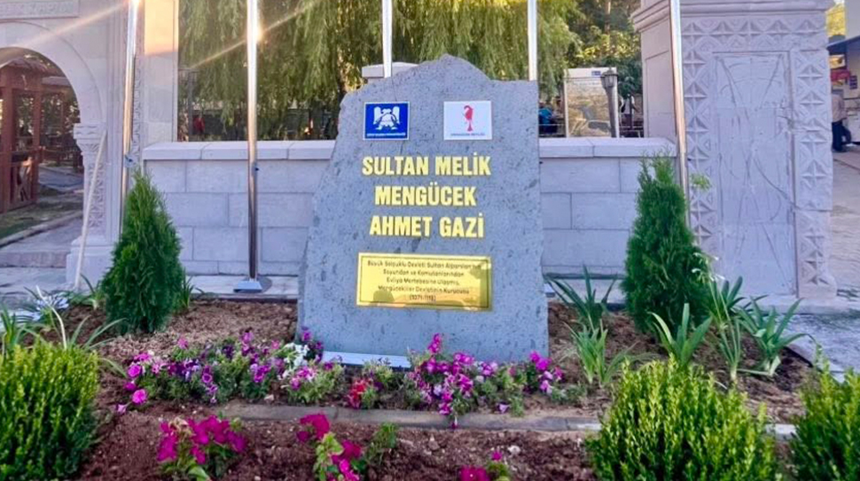 Kemah’da Vakıflar Bölge Müdürlüğü tarafından yürütülen Sultanmelik çevre düzenlemesi ve
