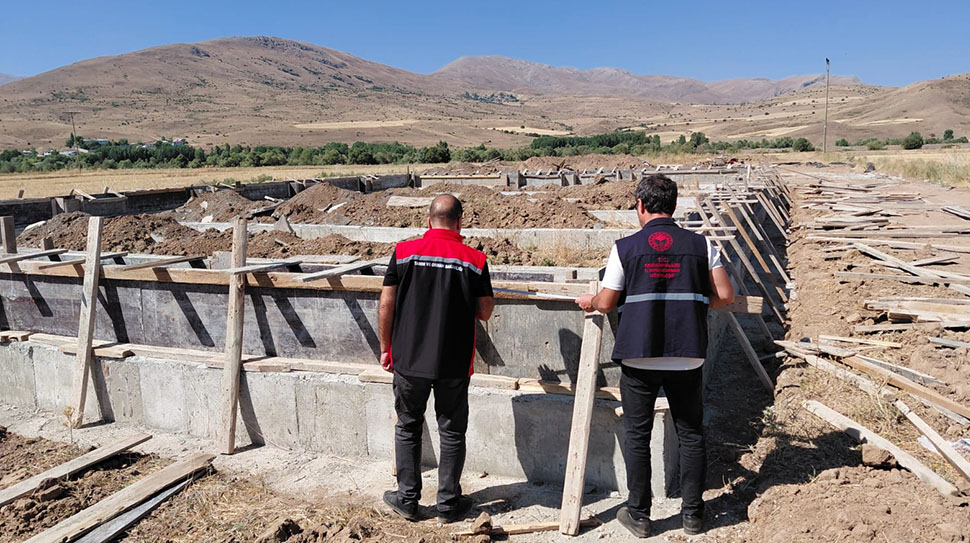 Erzincan’ın Tercan ilçesindeki Tercan Baraj Gölü, tarımsal sulamanın yanı sıra