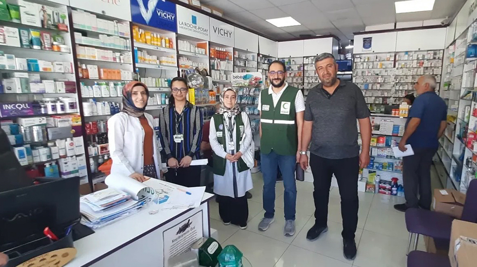 Erzincan Yeşilay Şubesi, “Bağımsızlık Seferberliği” kapsamında Erzincan genelinde eczane ziyaretleri