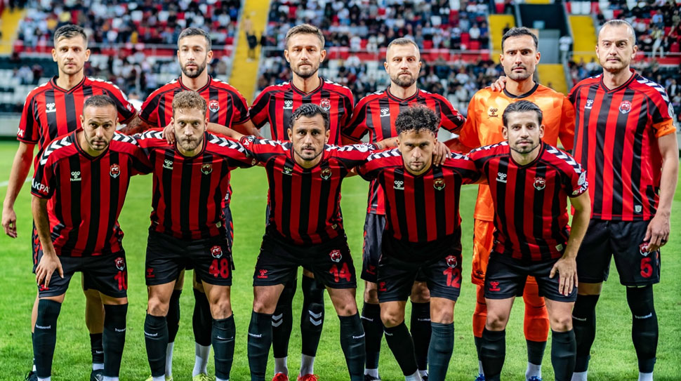Ligde inişli çıkışlı bir grafik çizen 24 Erzincanspor, Karacabey Belediye