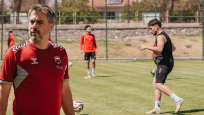 Ligde 5 puanla yoluna devam eden Erzincanspor, namağlup lider Batman