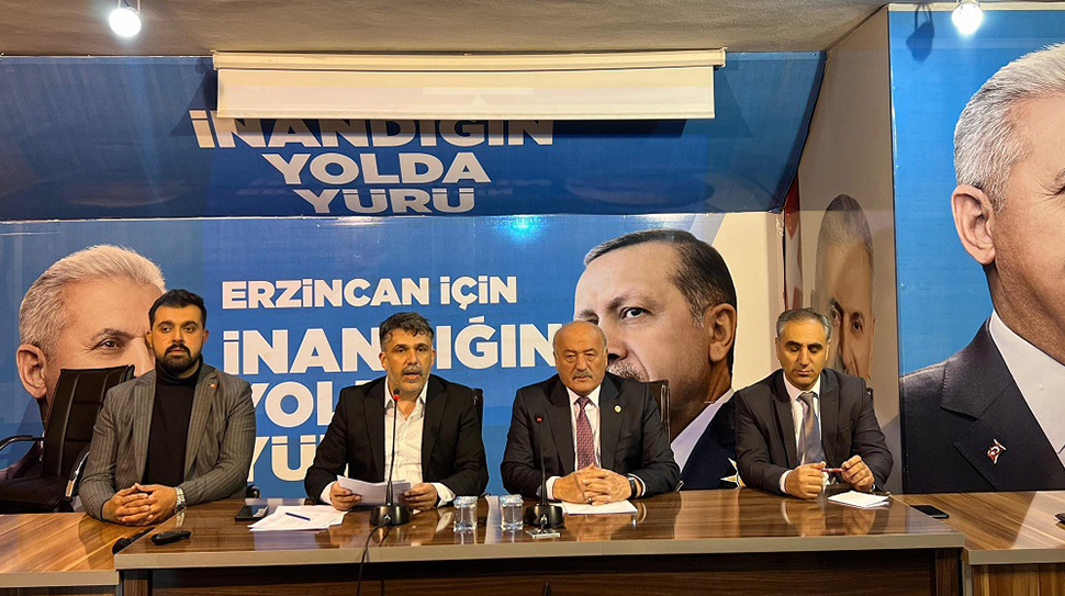 AK Parti Erzincan İl Başkanlığı tarafından düzenlenen yürütme ve yönetim
