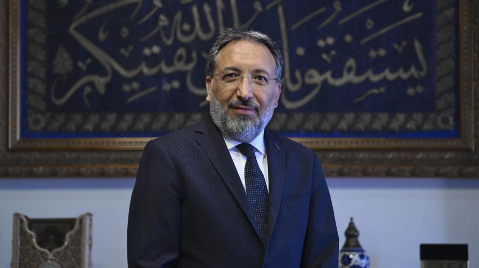 Diyanet İşleri Başkanlığı’nda bayrak değişimi yaşandı. Görev süresi sona eren