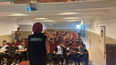 Erzincan İl Emniyet Müdürlüğü, üç lisede gerçekleştirdiği bilgilendirme faaliyetleriyle 420