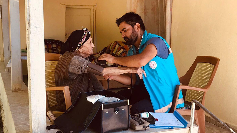     Üzümlü Devlet Hastanesi, çeşitli nedenlerle hastaneye başvuramayan vatandaşlara umut