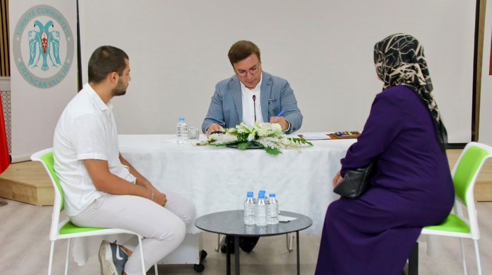 “Her söz bir yol, her talep bir sorumluluk” diyen Erzincan