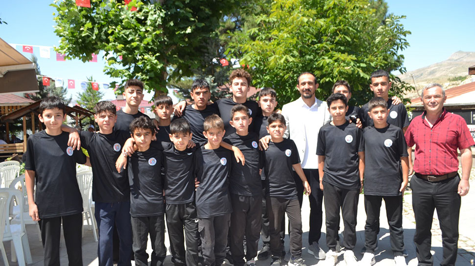 Değer Erzincan Kemah Spor kulübünde geleceğin yıldız futbolcuları yetişiyor. Kulüp