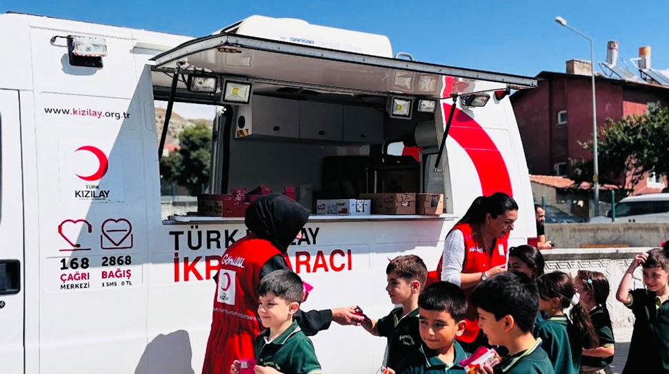 Erzincan’da düzenlenen “Sağlıklı Çocuk, Sağlıklı Gelecek” etkinliğinde Kızılay Kadın Teşkilatı,