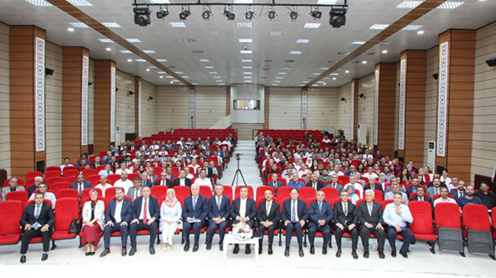 2025-2026 eğitim-öğretim yılına sayılı günler kala Erzincan Valisi Hamza Aydoğdu,