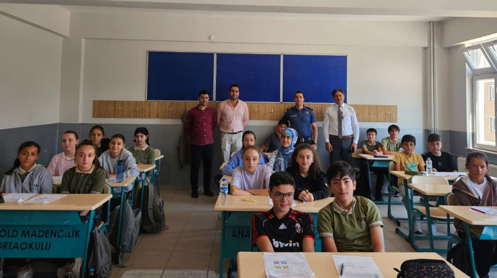 İliç Devlet Hastanesi Başhekimi Dr. Süleyman Cem Eroğlu ve İlçe