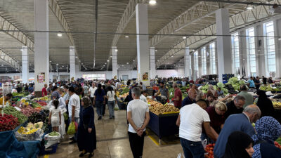 Erzincan’ın en büyük semt pazarı olan İnönü Mahallesi Kapalı Semt