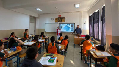 Erzincan 13 Şubat Gençlik Merkezi, “Merkezin Seninle Güzel” projesi kapsamında