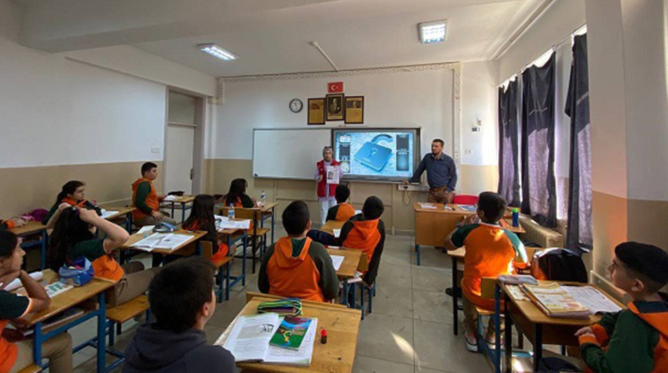 Erzincan 13 Şubat Gençlik Merkezi, “Merkezin Seninle Güzel” projesi kapsamında