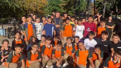 Erzincan Valisi Hamza Aydoğdu, sabah mesaisine Cumhuriyet Ortaokulu’nu ziyaret ederek