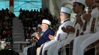 163 öğrenci, Kur’an-ı Kerim’i ezberleyerek hafızlık belgesine kavuştu. Erzincan’da düzenlenen