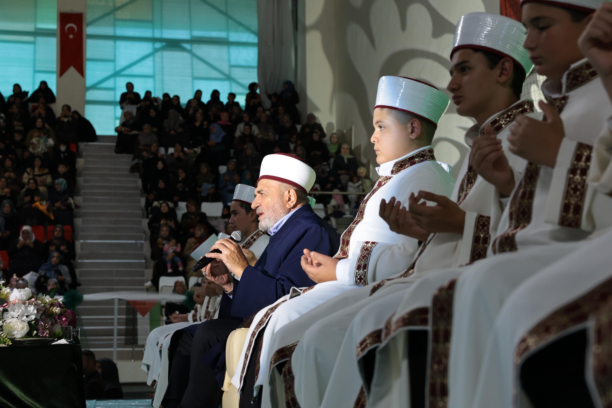 163 öğrenci, Kur’an-ı Kerim’i ezberleyerek hafızlık belgesine kavuştu. Erzincan’da düzenlenen