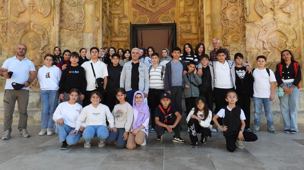 Erzincan İMKB Müşir Zeki Paşa ortaokulu Değerler Kulübü koordinesinde Ziya